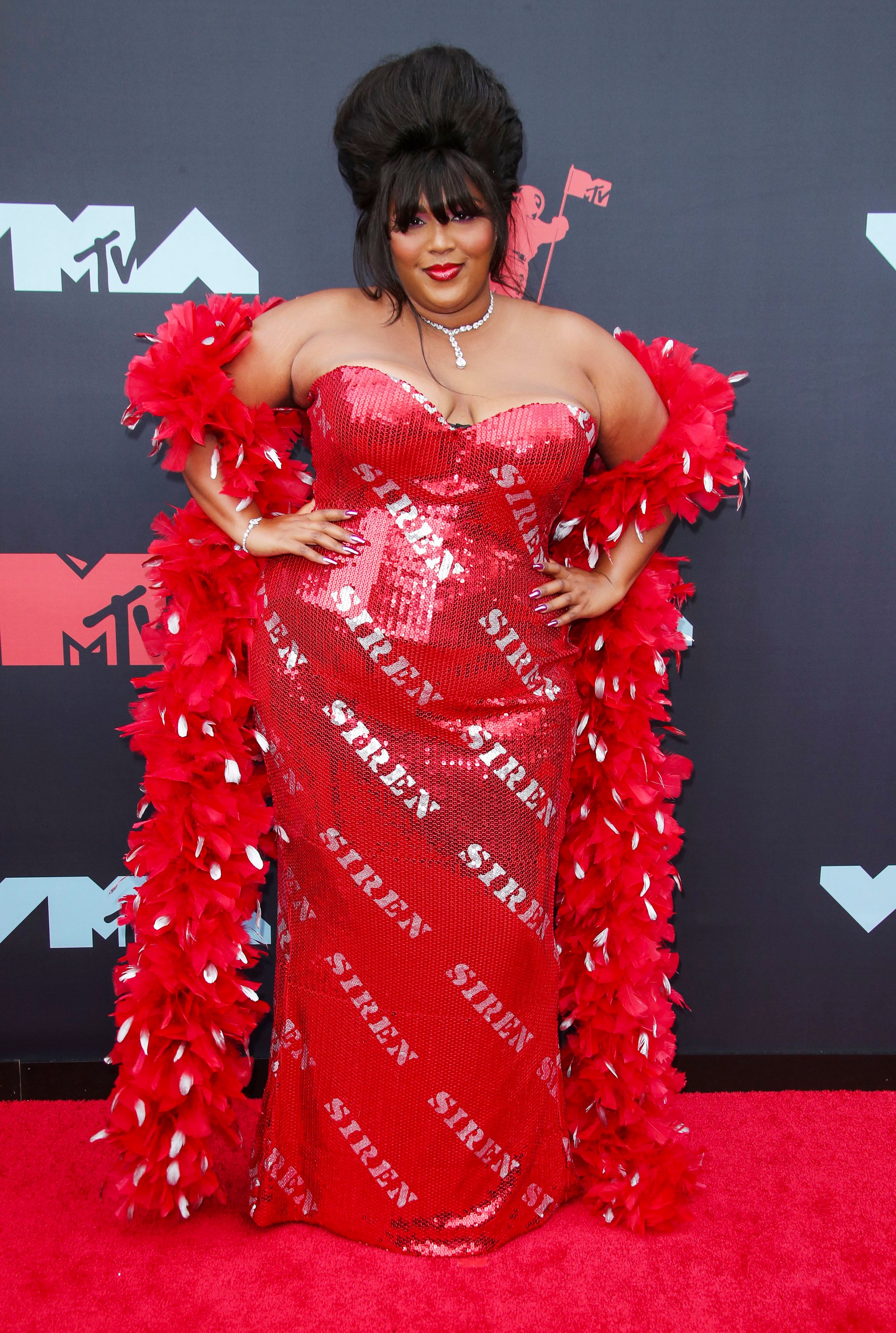 Lizzo Has Great Style See Photos Of The Singers Best Outfits