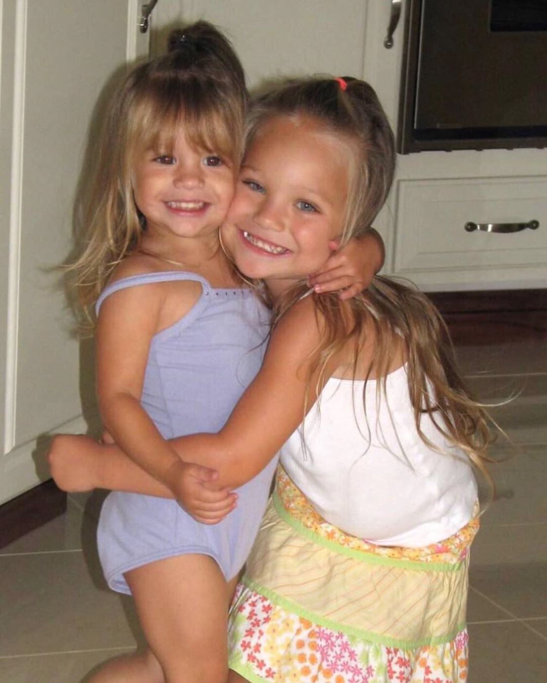 Maddie Ziegler And Sister Mackenzies Cutest Sibling Photos