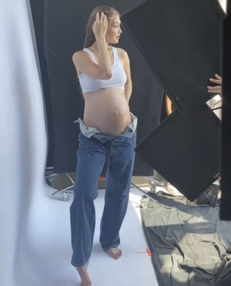Pregnant Supermodel Porn - Gigi Hadid Baby Bump Photos: Follow the Supermodel's Pregnancy
