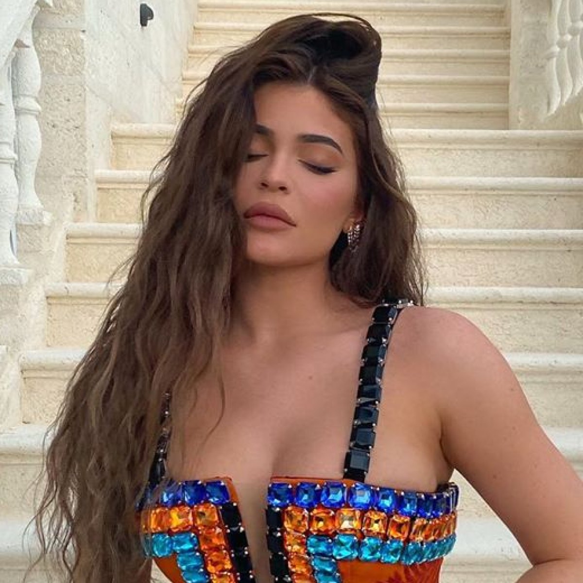 de brugt Fordeling Kylie Jenner's Balmain Birthday Dress: Pricing Details, Photos and More