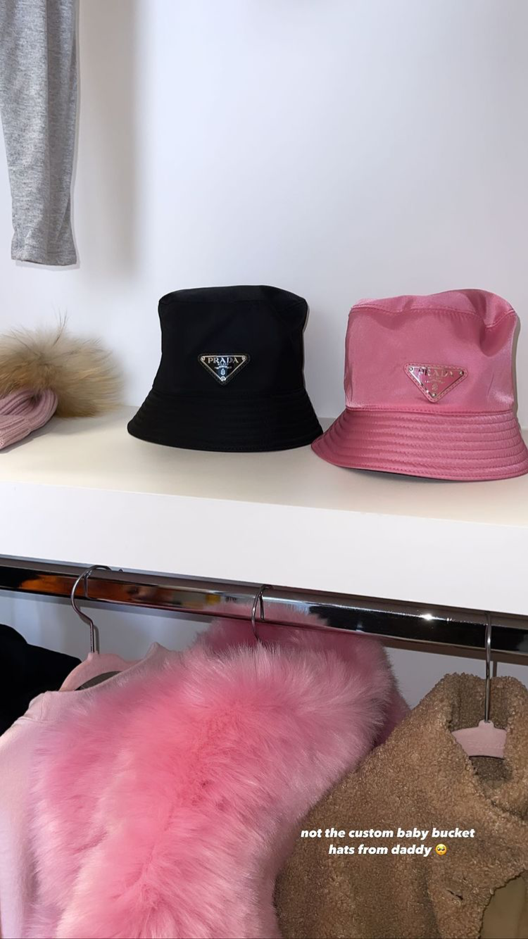 prada bucket hat kylie jenner