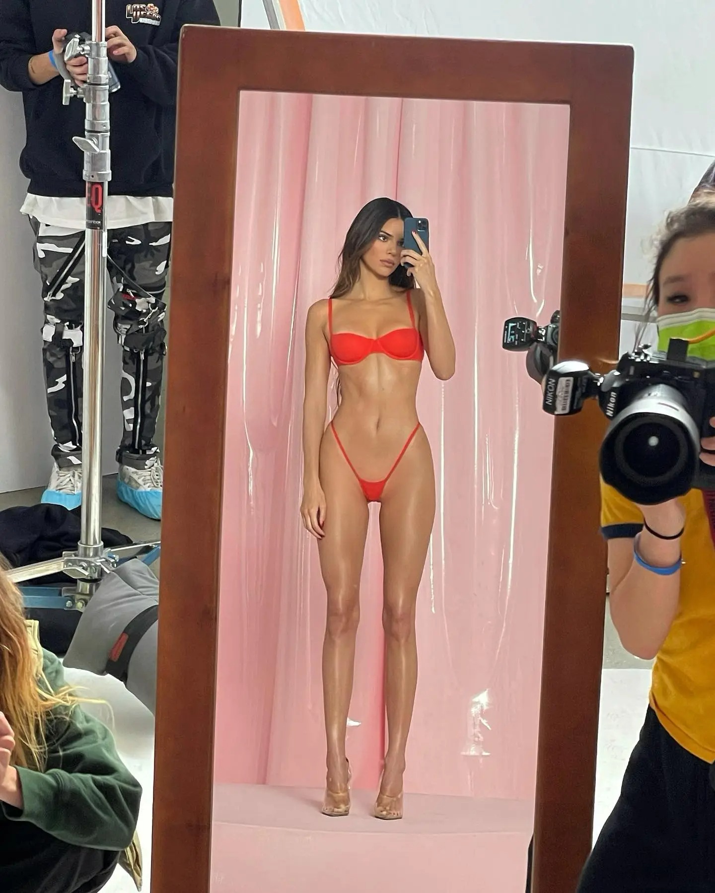 Celebrities Wearing Visible G-String: Photos of the Trend
