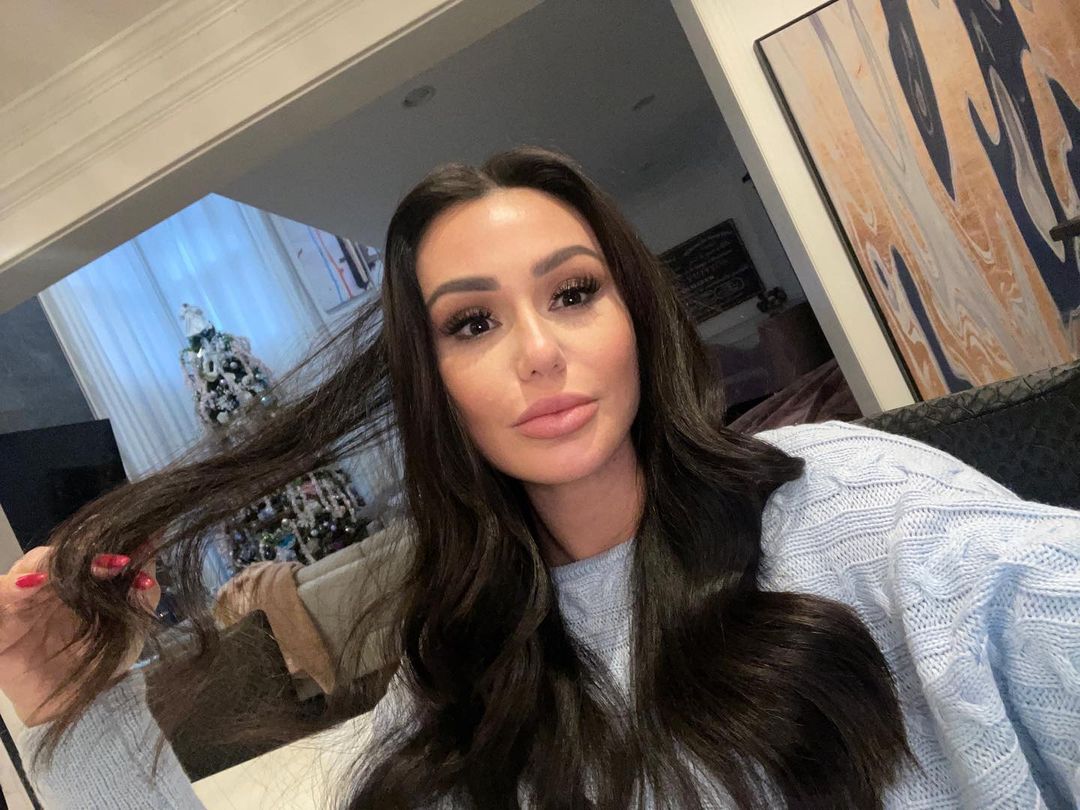 Jersey Shore star Jenni 'JWoww' Farley reveals she had a breast reduction  and is now 4 bra sizes smaller