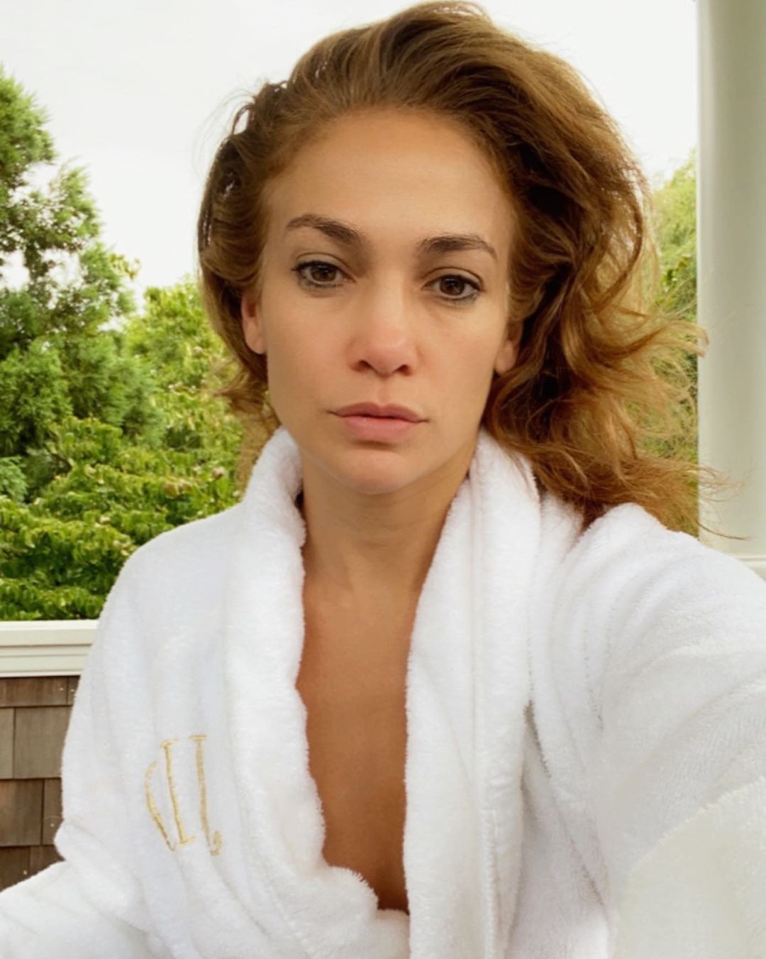 Jennifer Lopez With No Makeup Photos of Singer's Natural Beauty