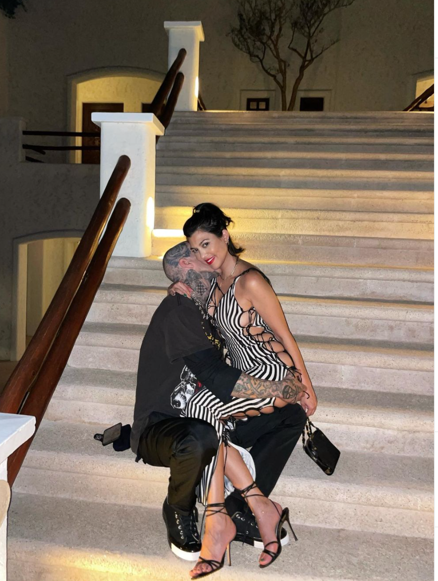 Travis Barker Kisses Kourtney Kardashians Neck In Pda Packed Photo 