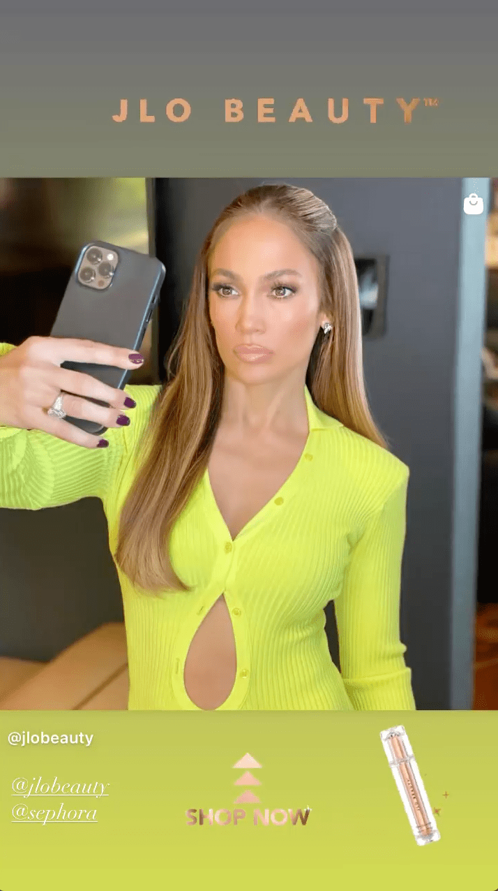 Jennifer Lopez Shows Off Her Abs In A Sexy Neon Cut Out Dress Life And Style 2206