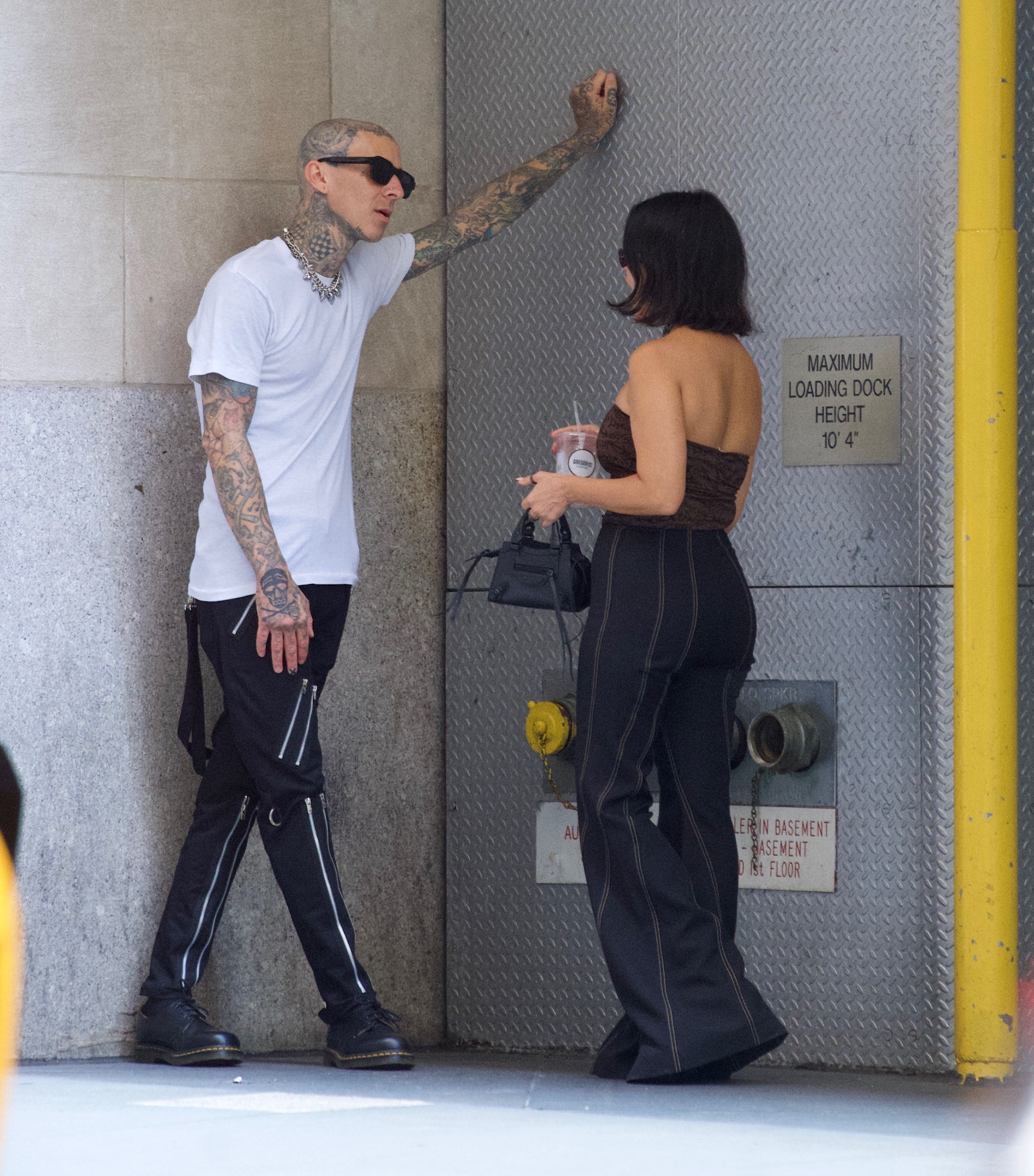 Kourtney Kardashian Travis Barker Make Out PDA in NYC Photos