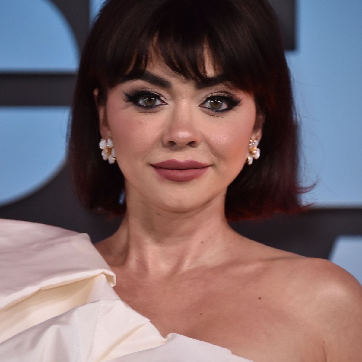 Love Island USA Host Sarah Hyland Teases “Super Sexy” Season 5