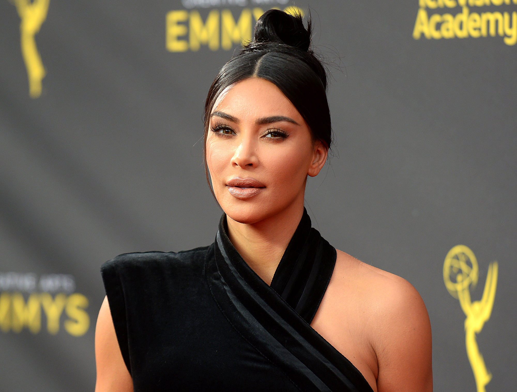 Kim Kardashian Rocks No Makeup: More Makeup-Free Pics Of KarJenners –  Hollywood Life
