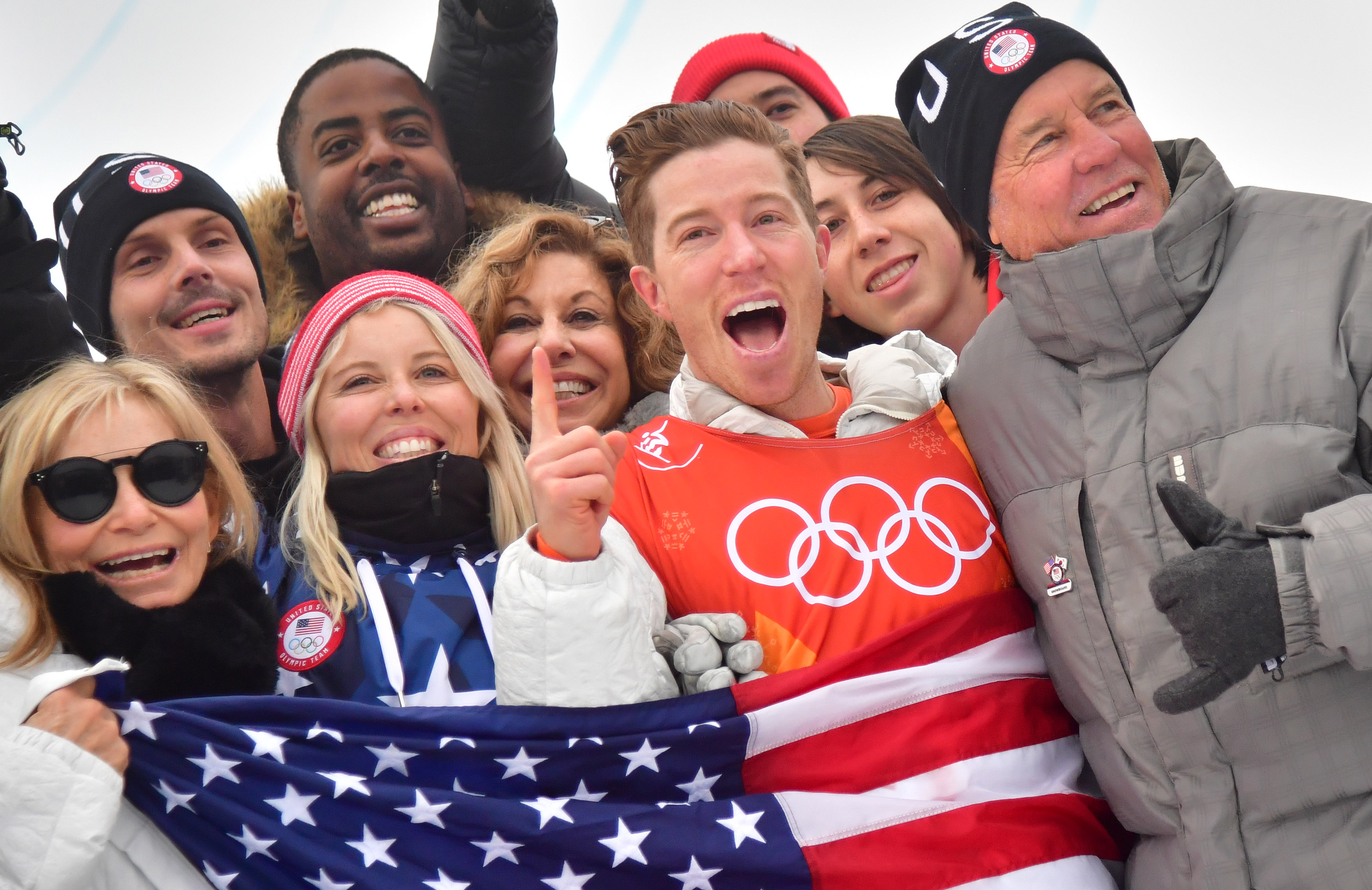 Shaun White with his brother Jesse, sister Kari, parents Cathy and