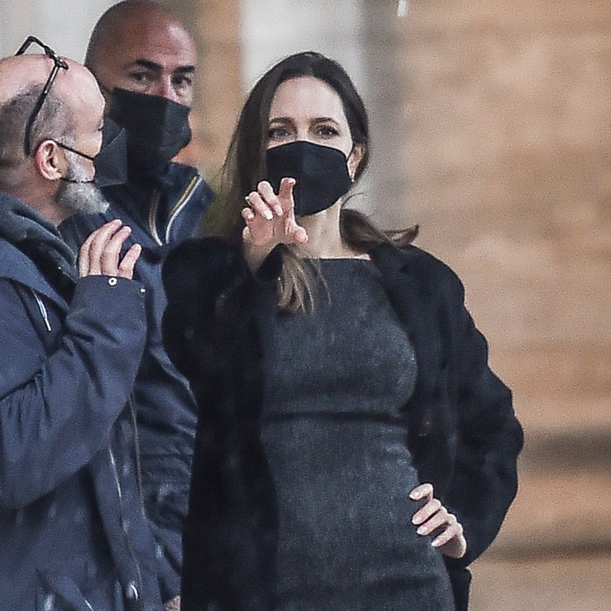 Angelina Jolie Wore an Easy, Comfortable Vacation Outfit in Rome