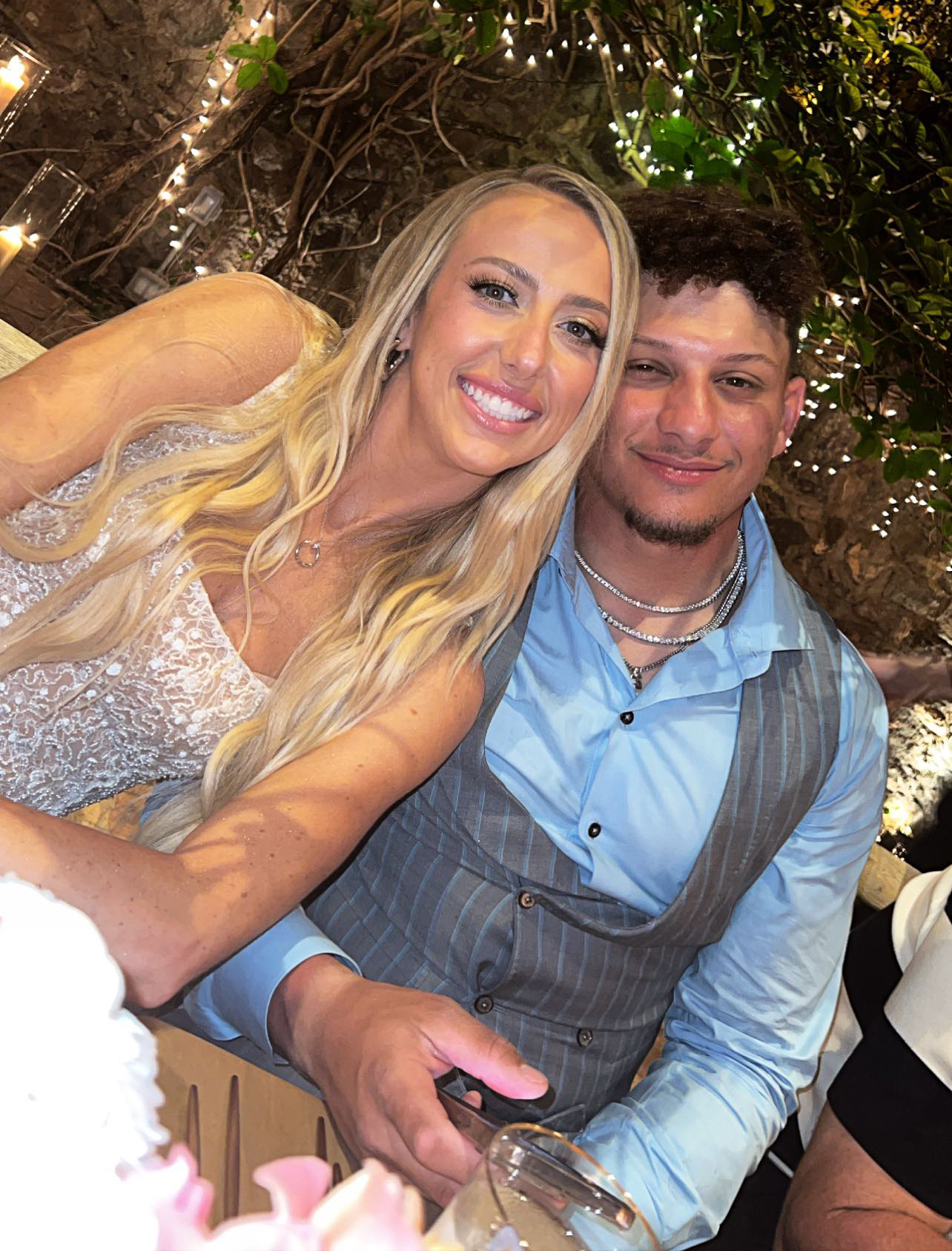 Patrick Mahomes marries high school sweetheart Brittany Matthews with  gorgeous wedding in Maui