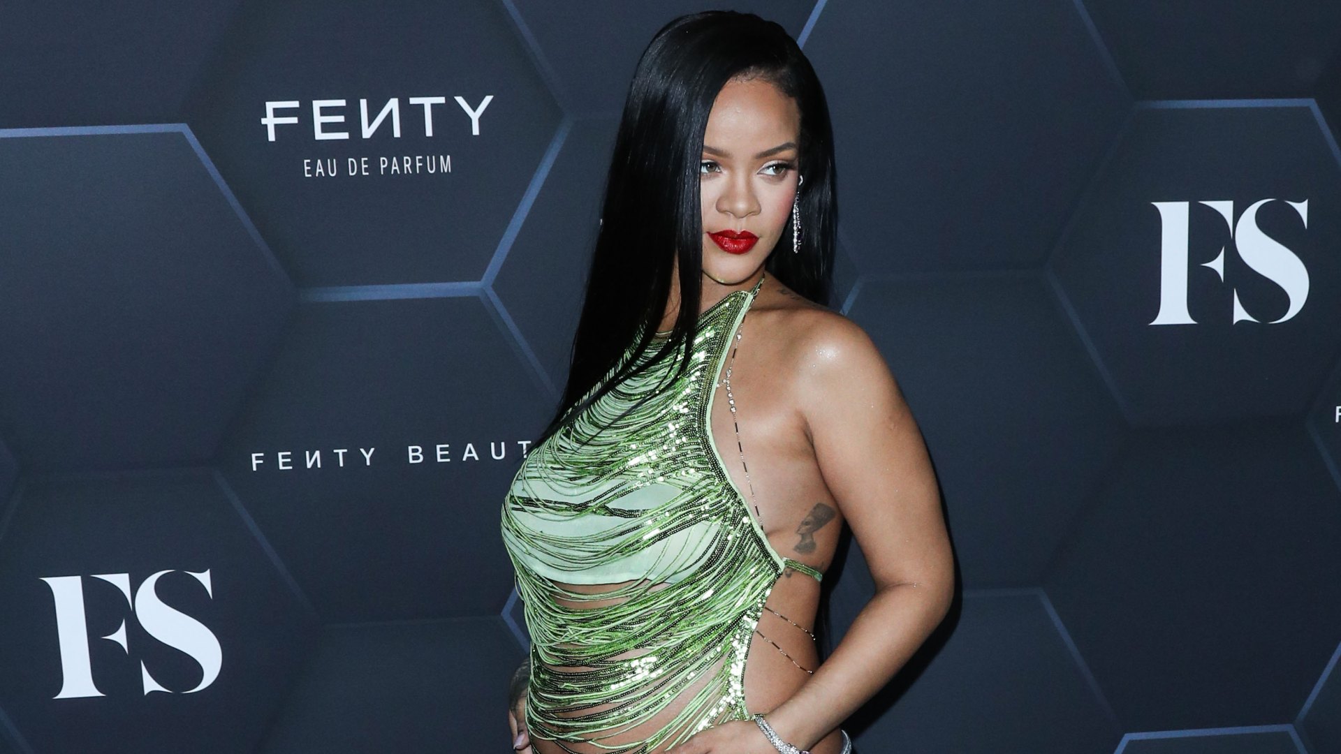 When Is Rihanna's Baby Due? Pregnant Star Reveals Due Date Life & Style