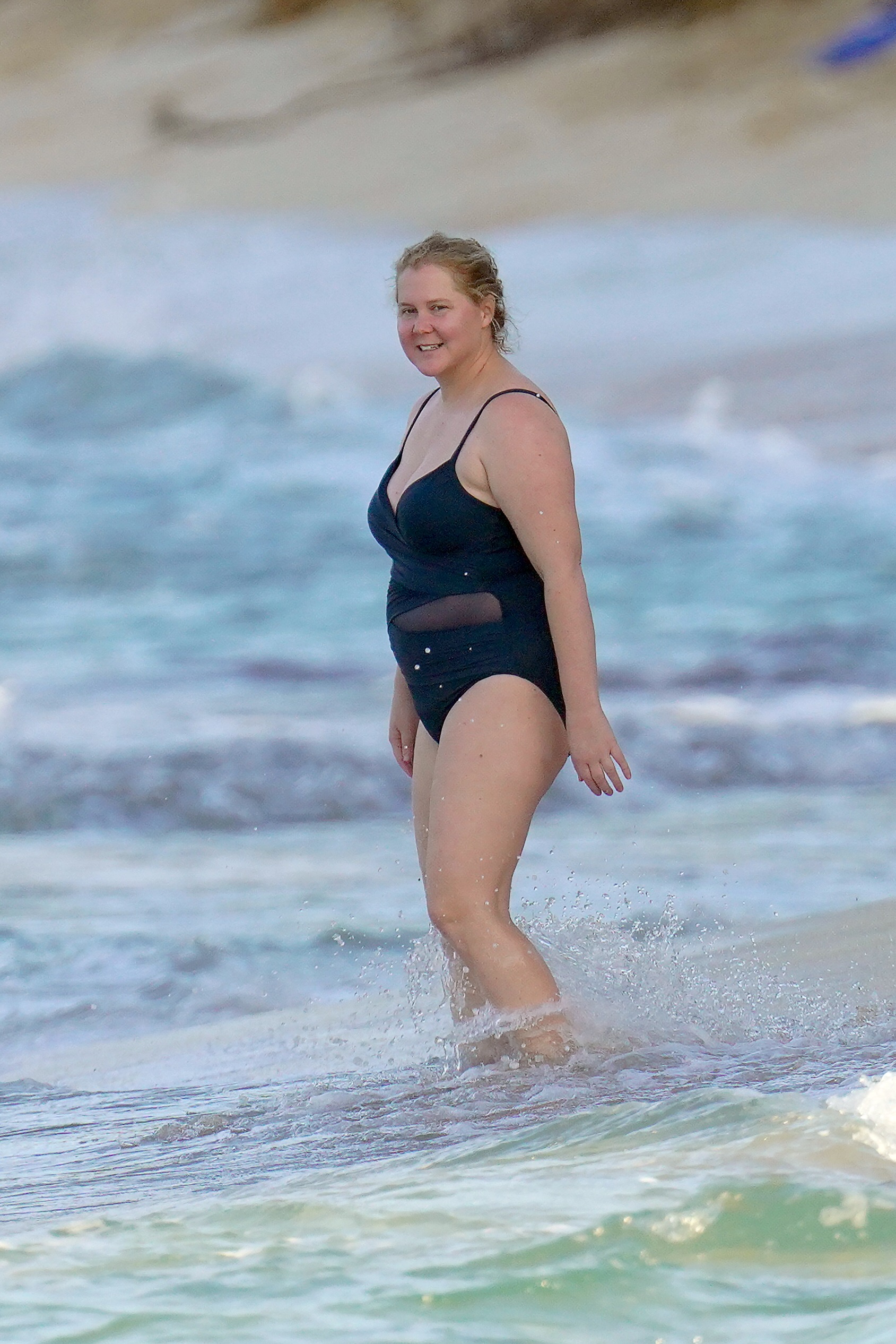 Amy Schumer Nude Porn - Amy Schumer's Swimsuit Photos: See Bikinis, One-Pieces