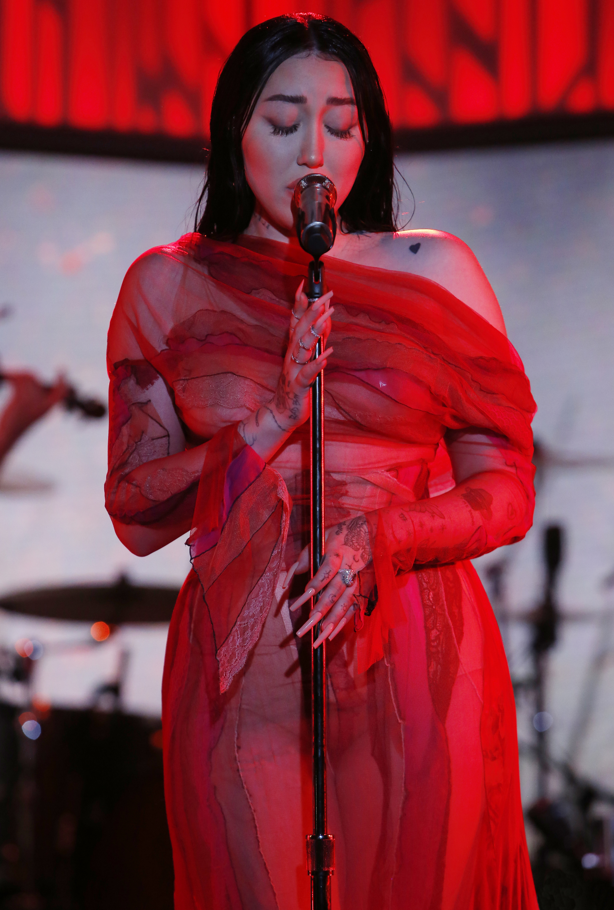 Noah Cyrus Wears Sheer Red Dress On Jimmy Kimmel See Photos Life And Style