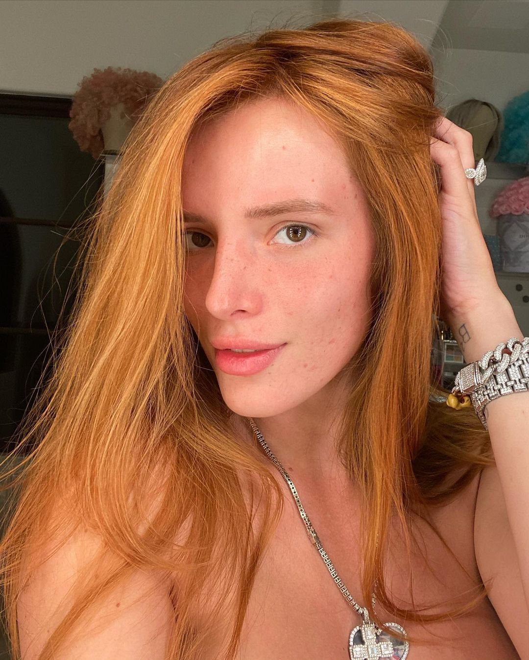 Bella Thorne No Makeup Photos Selfies Of The Actress Bare Skin Life And Style