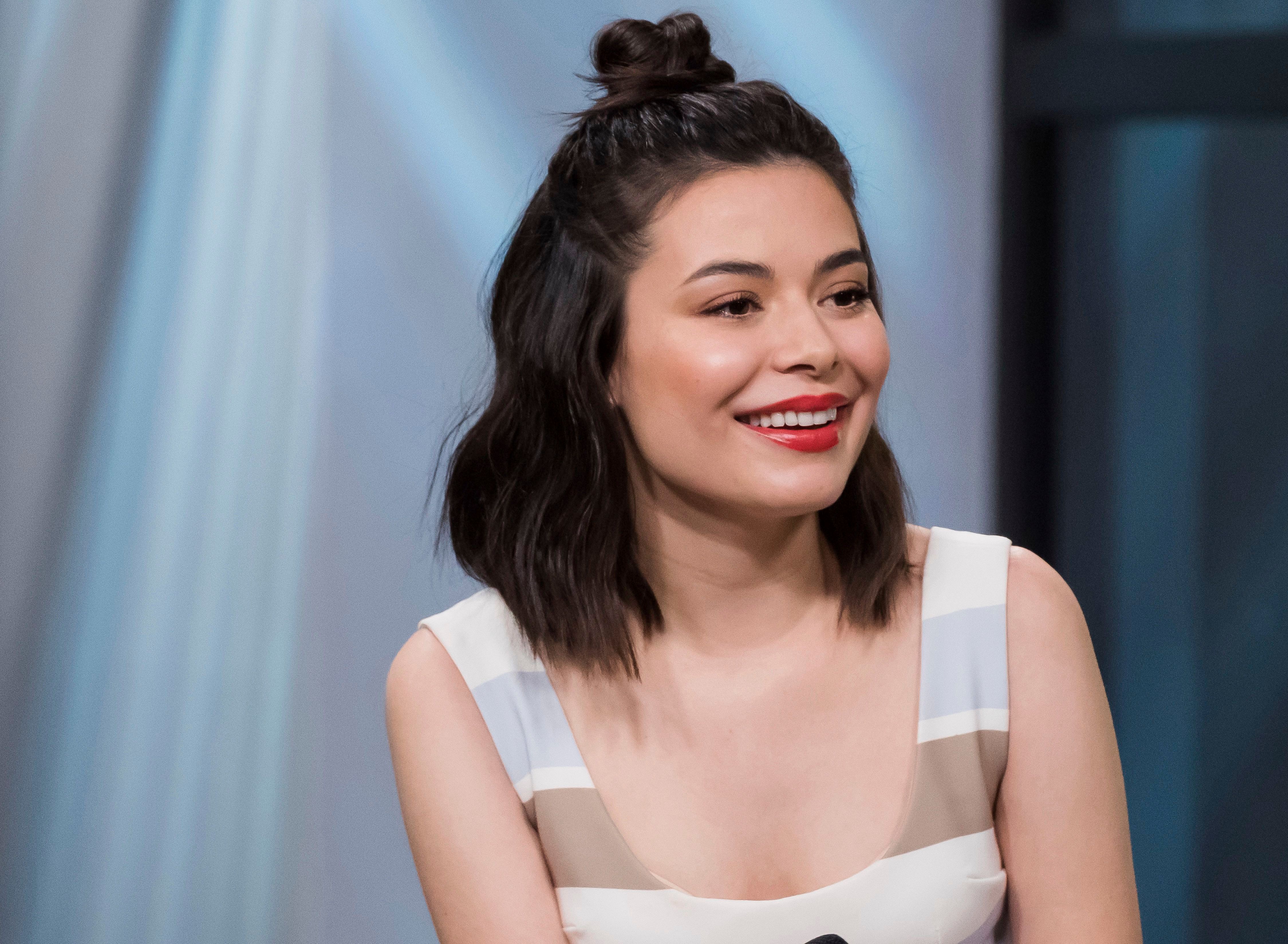 4499px x 3296px - Miranda Cosgrove Net Worth: How the 'iCarly' Star Makes Money