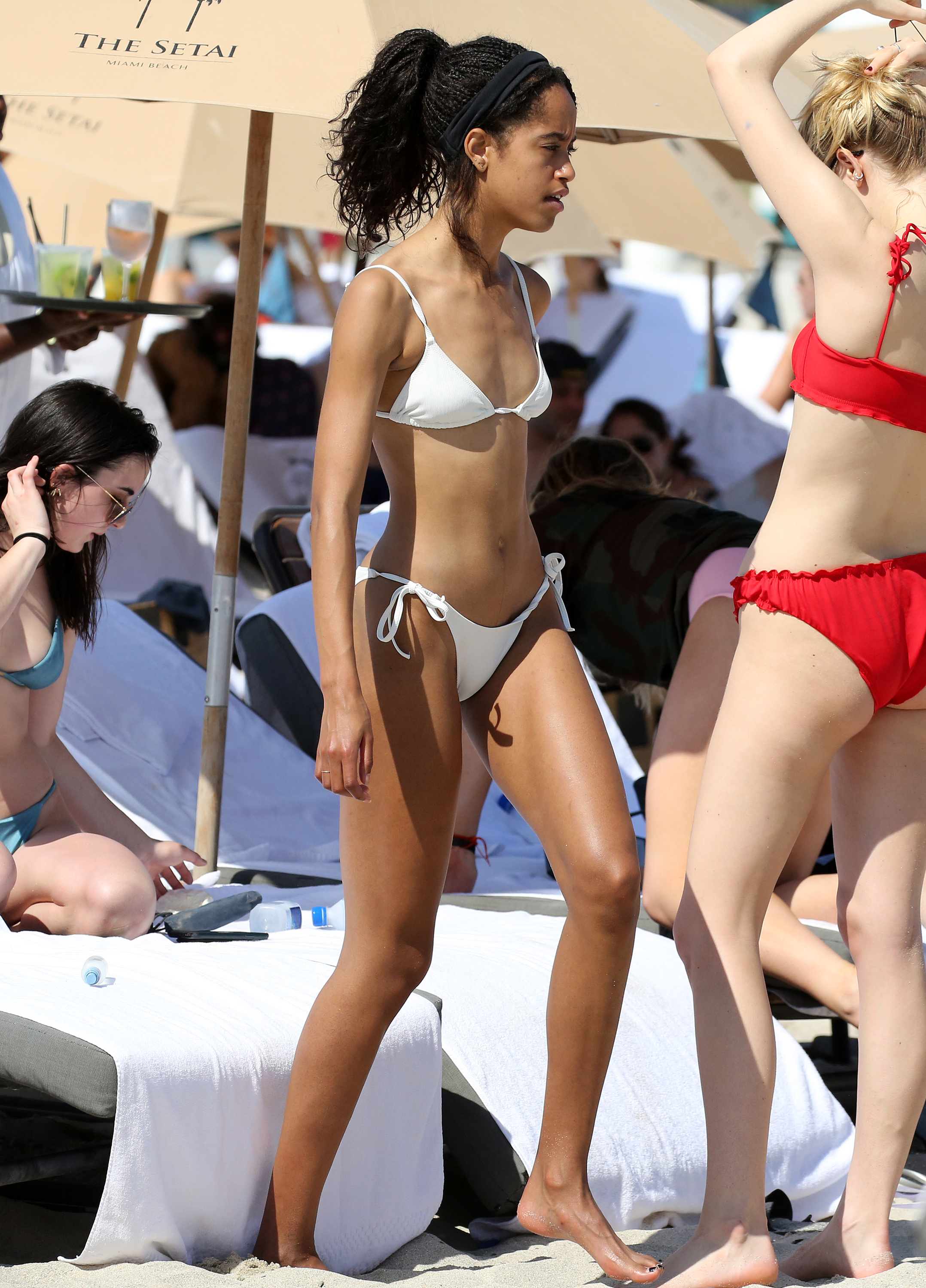 800px x 1113px - Malia Obama Bikini Pictures: Best Swimsuit Photos