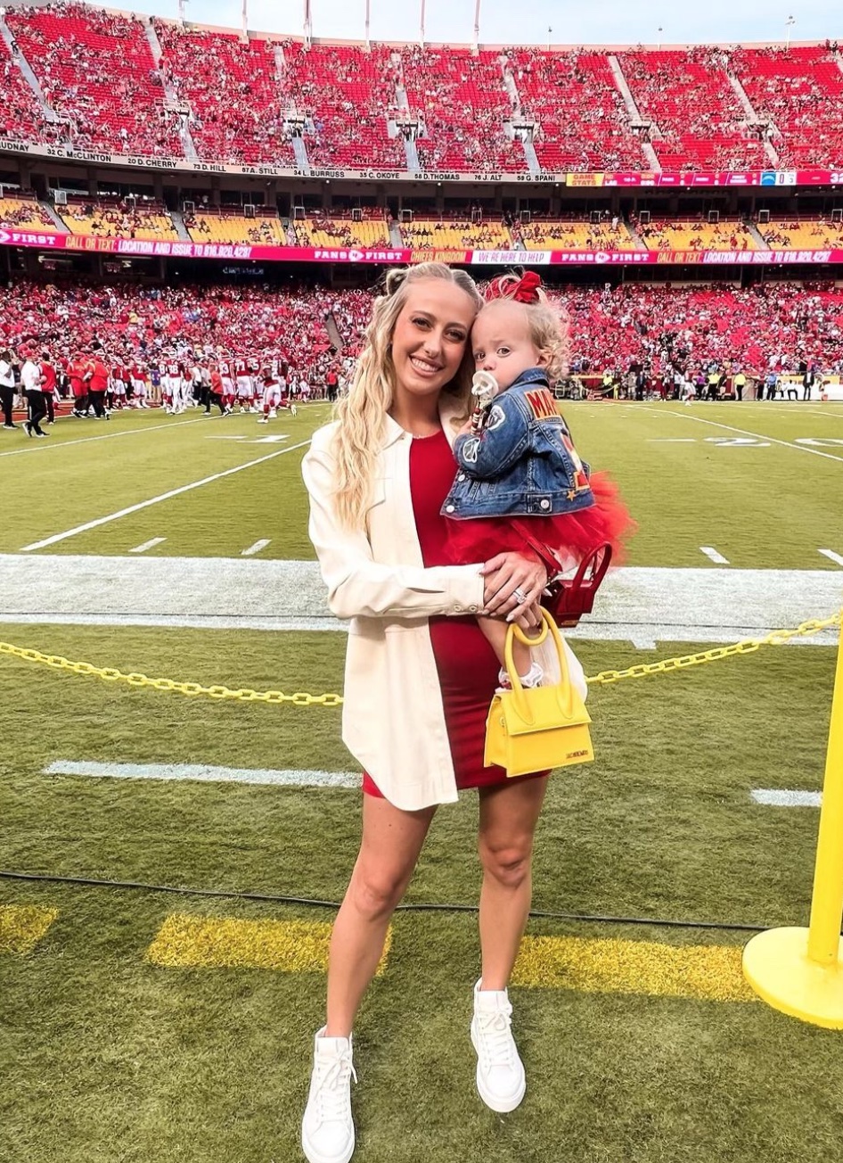 Sterling Skye suits up to surprise dad Patrick Mahomes with '99