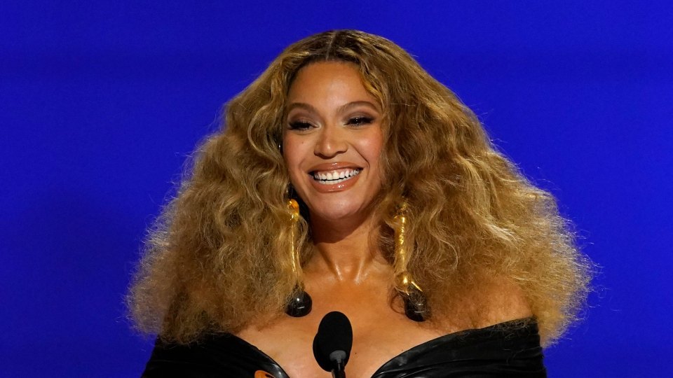 Beyonce Net Worth How Much Money the Singer Makes Life & Style