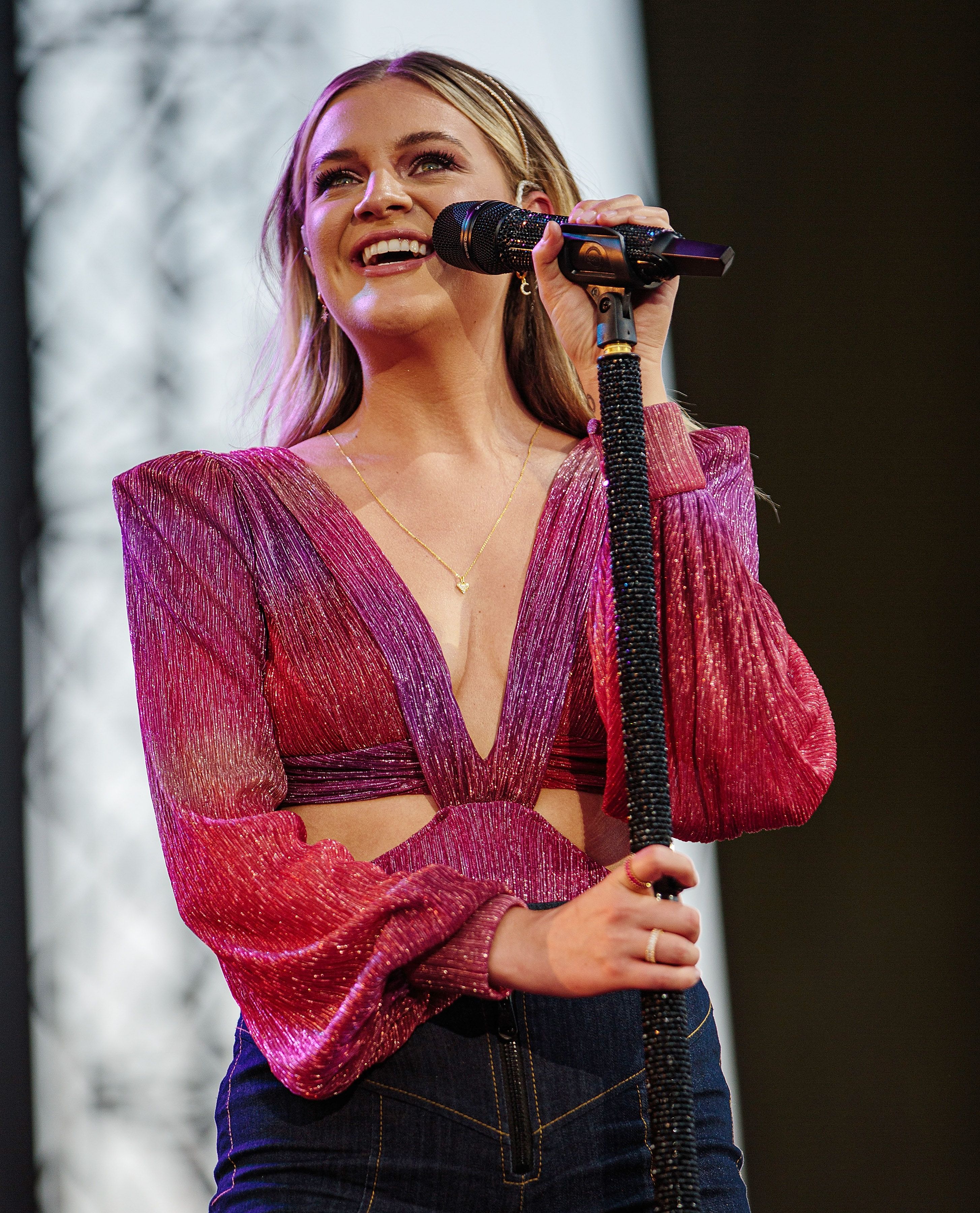 Kelsea Ballerini Braless Outfits Photos of Her Without a Bra Life