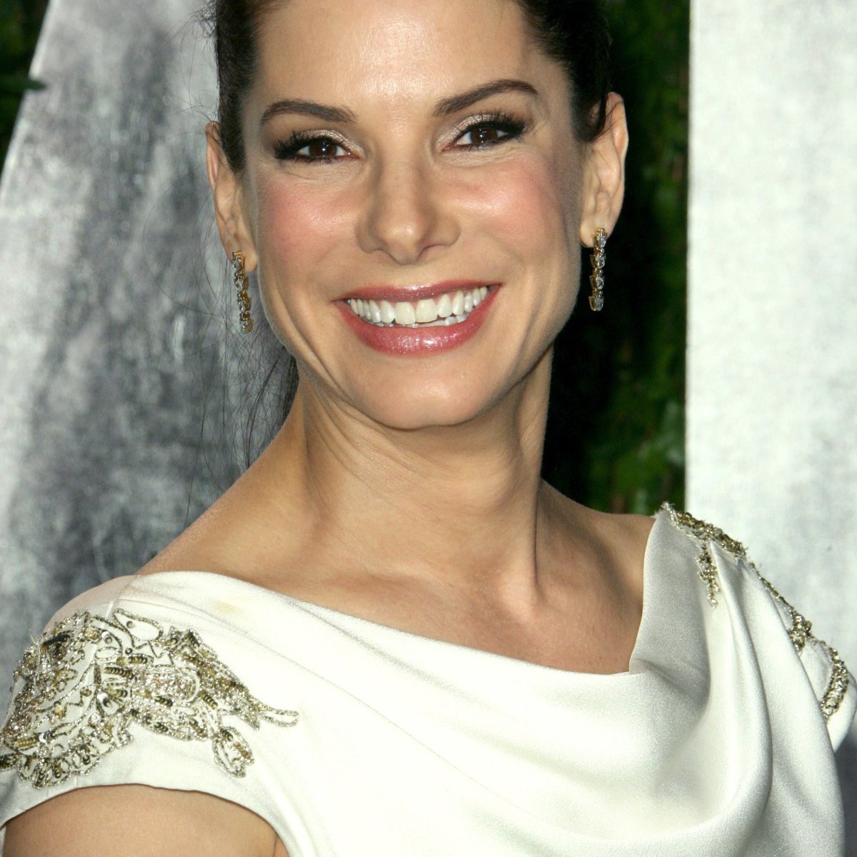 Sandra Bullock looks like her character in The Net while visiting the  dentist in LA