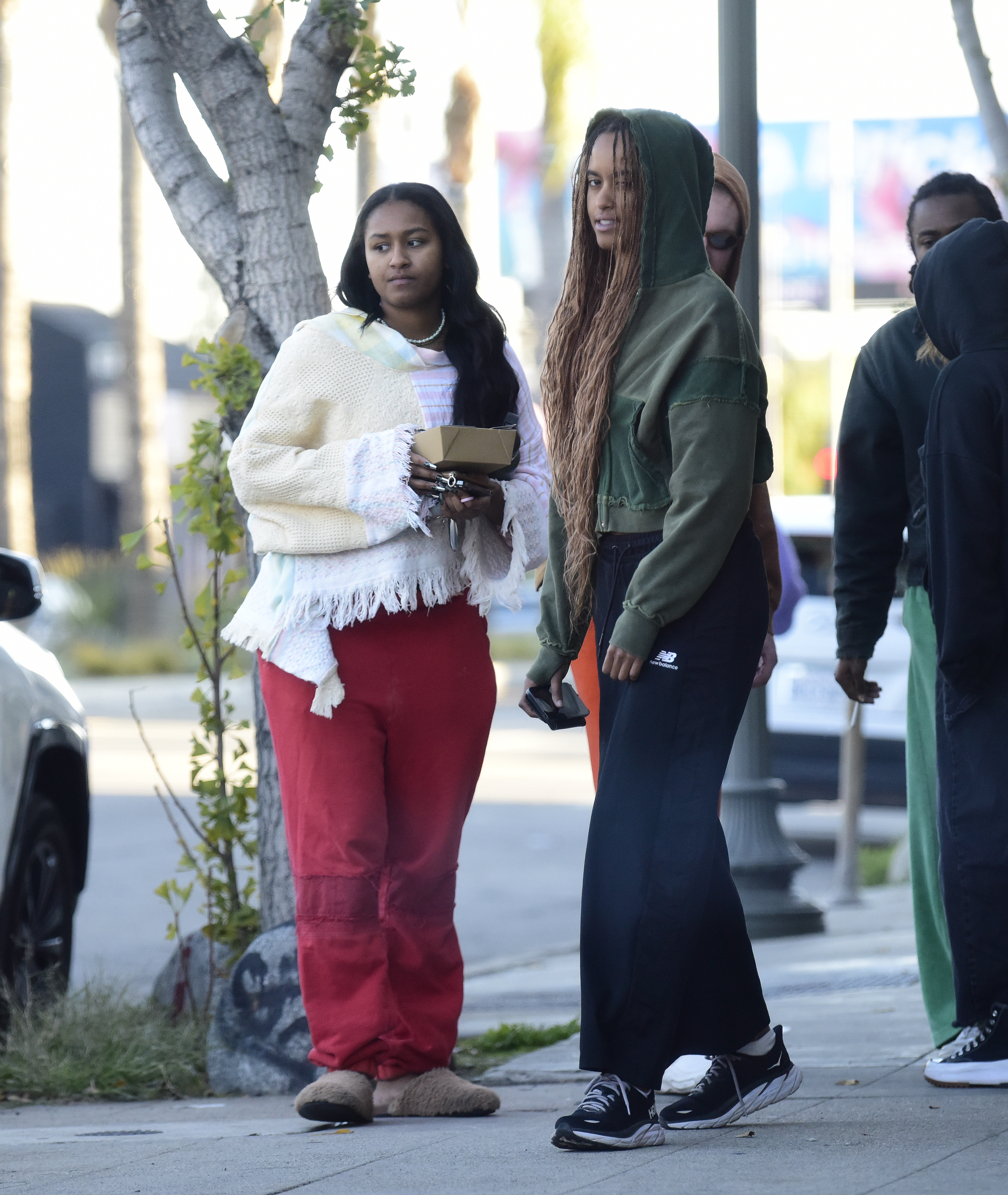 3366px x 3989px - Malia and Sasha Obama Go Out Together in L.A.: Photos