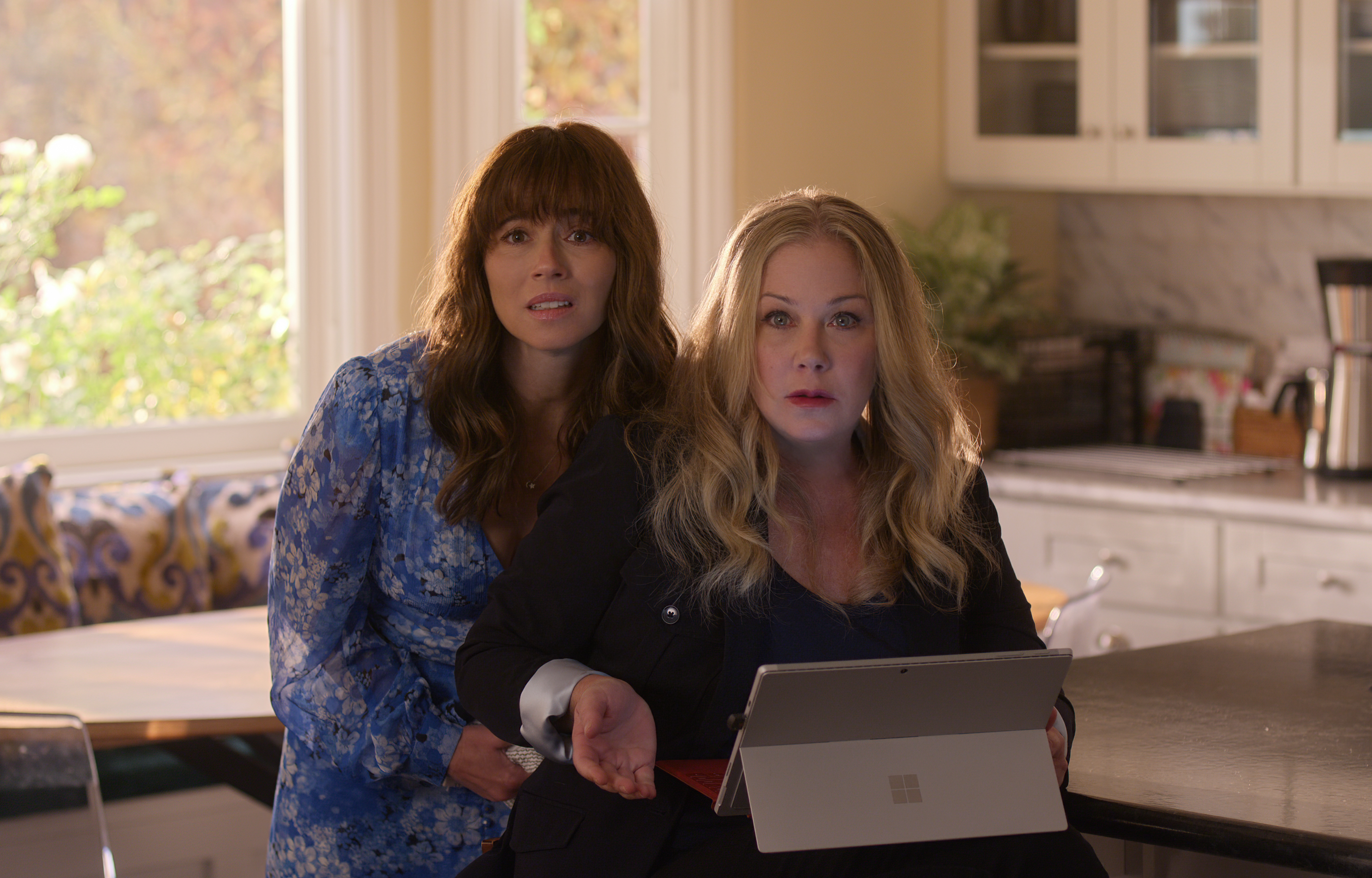 Dead to Me' final season trailer reunites Christina Applegate and