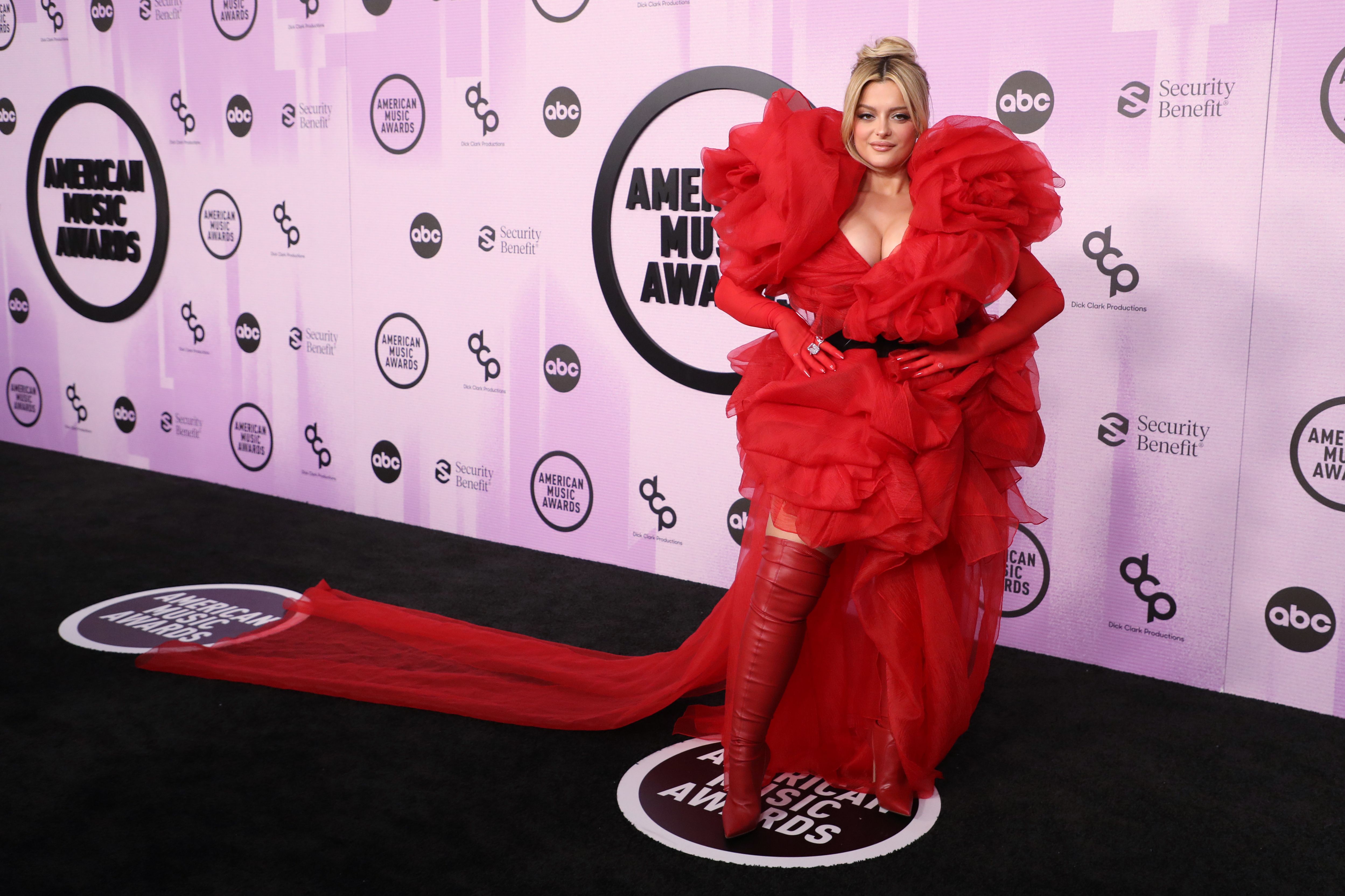 American Music Awards 2021: Arrivals and Red Carpet Photos