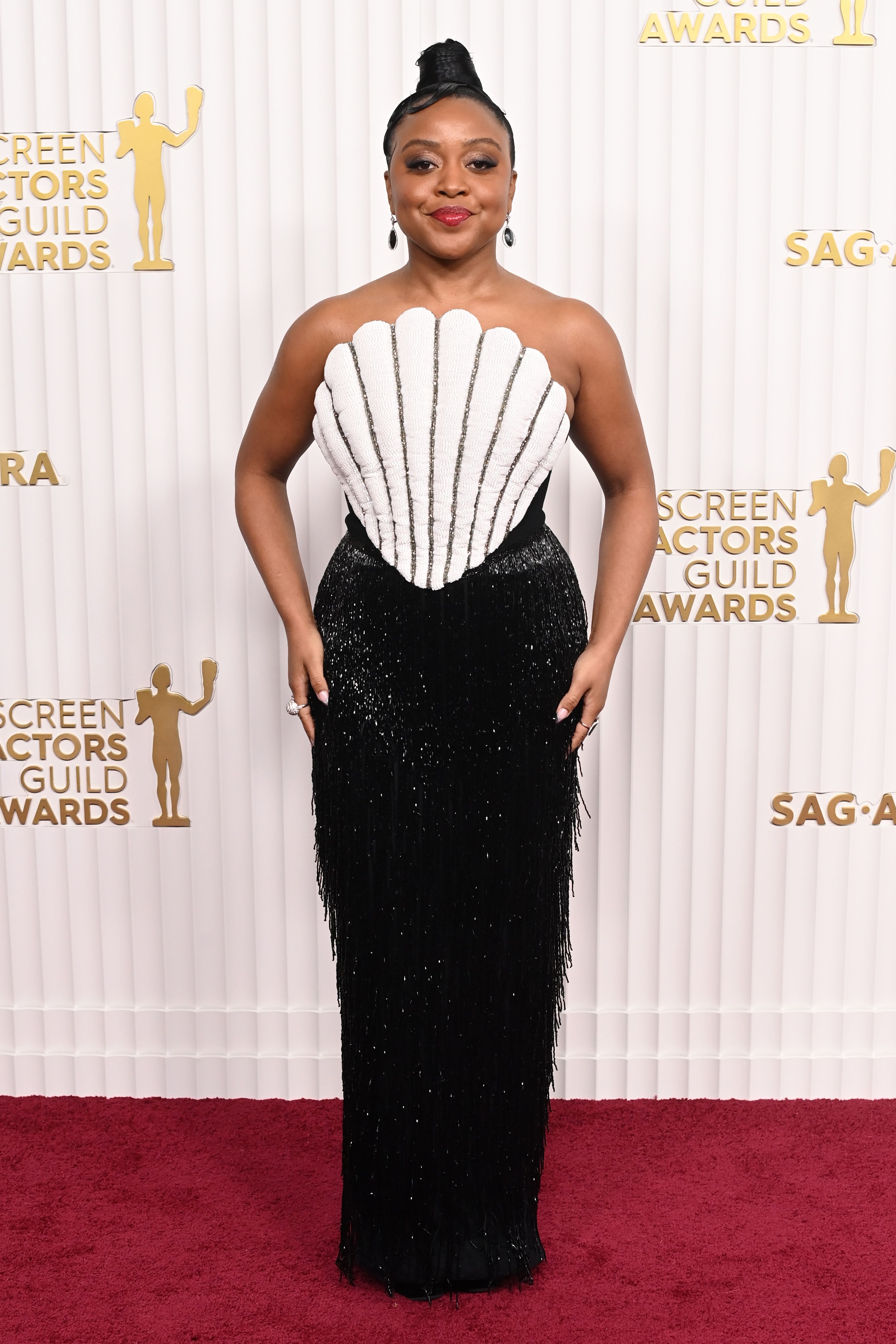 Best-Dressed Celebrities at the 2023 SAG Awards: Photos – SheKnows