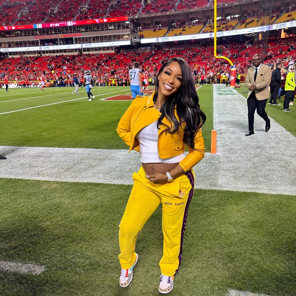 Chiefs WAGs celebrate New Year's together ahead of playoffs