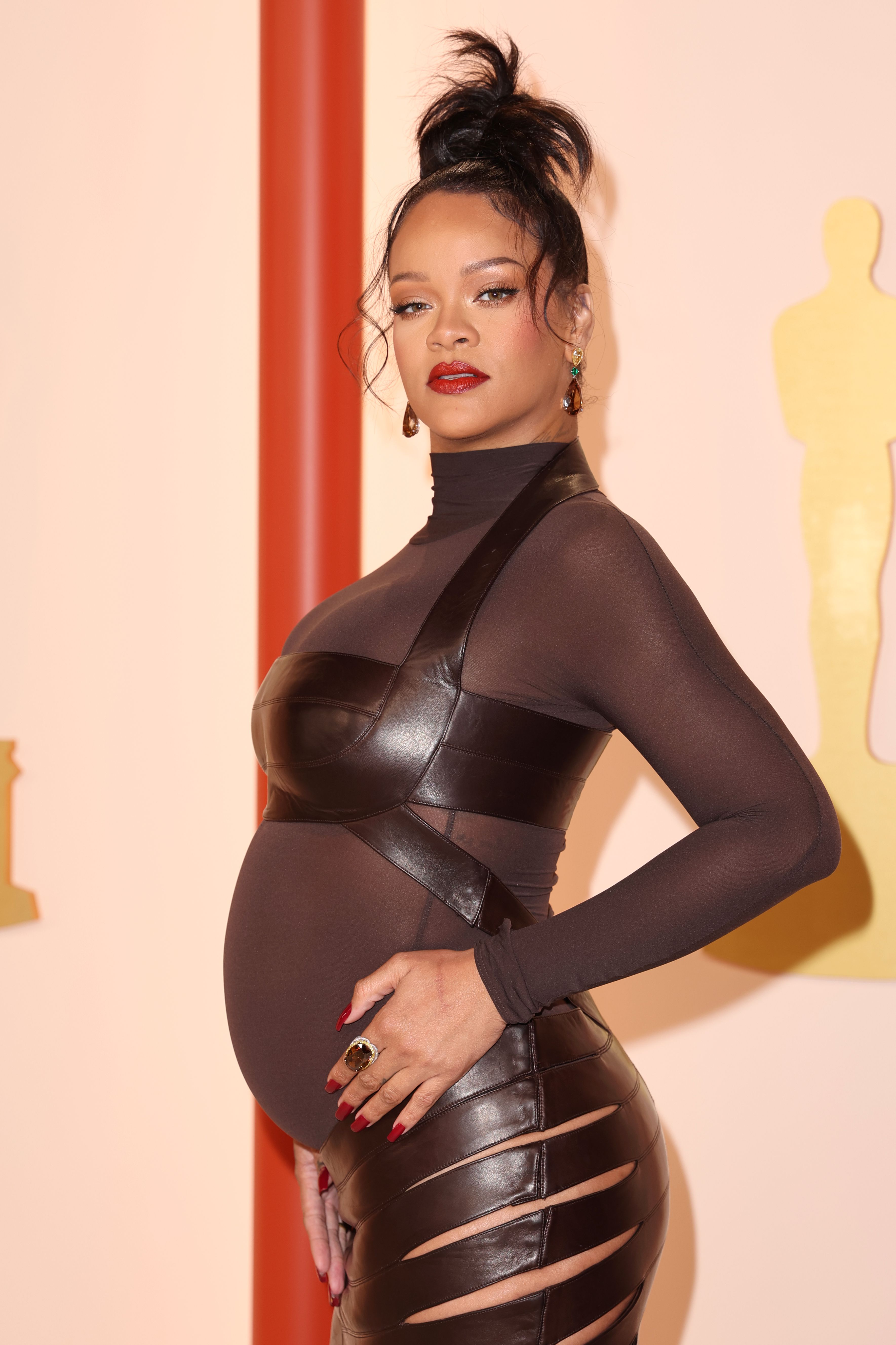 Rihanna's Maternity Outfits: How She Dressed Through Her Pregnancy –  Hollywood Life