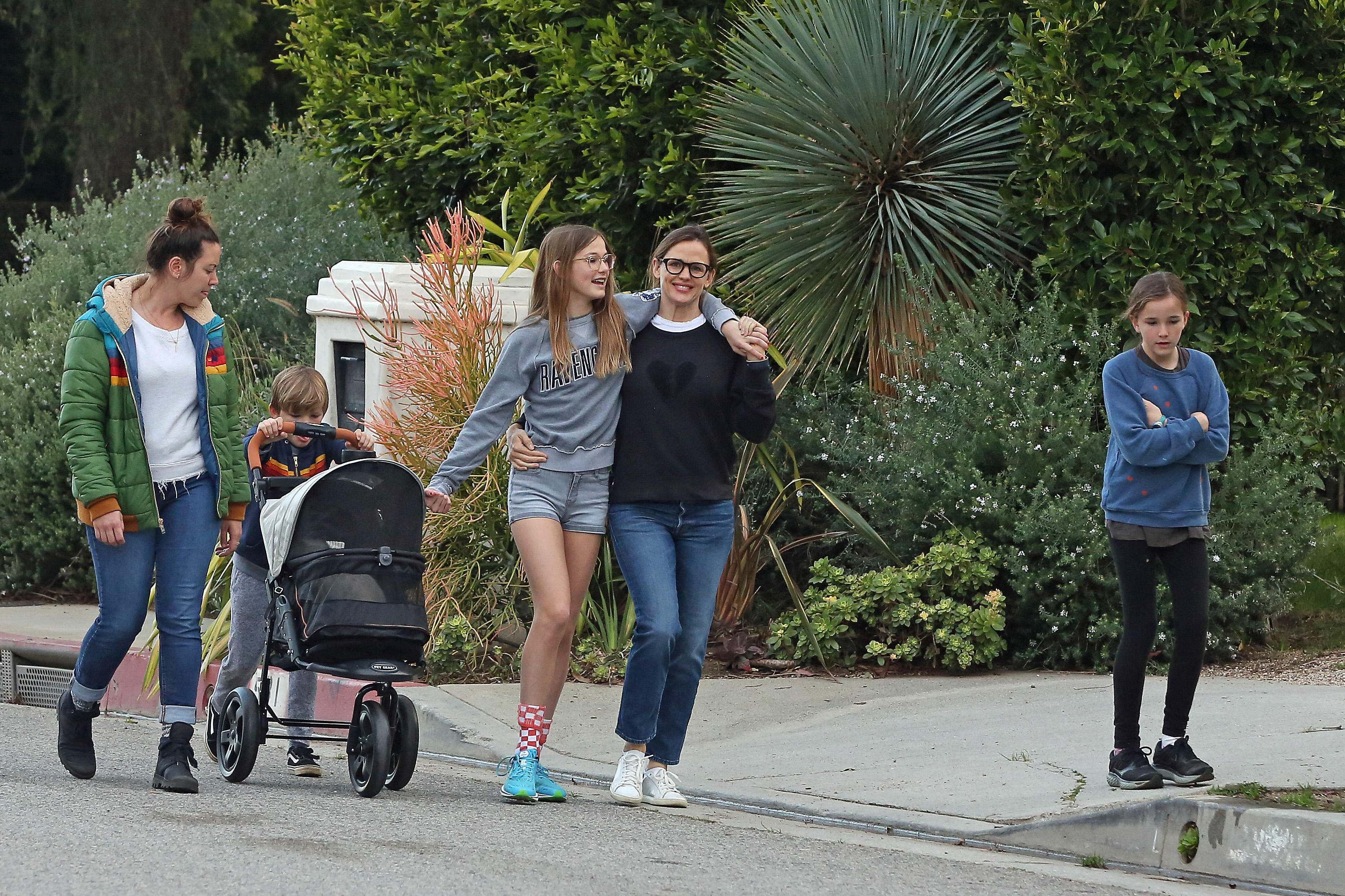 Jennifer Garner on a walk with her kids in 2020