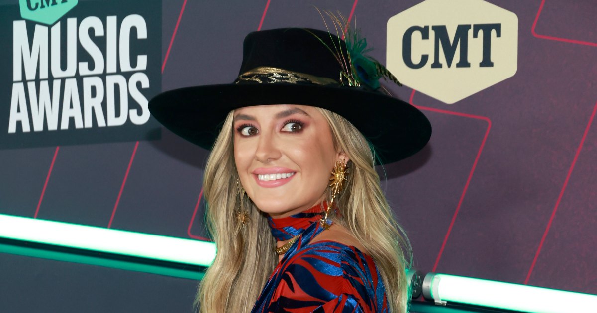 Lainey Wilson on her 2022 CMAs date, 'Yellowstone' role