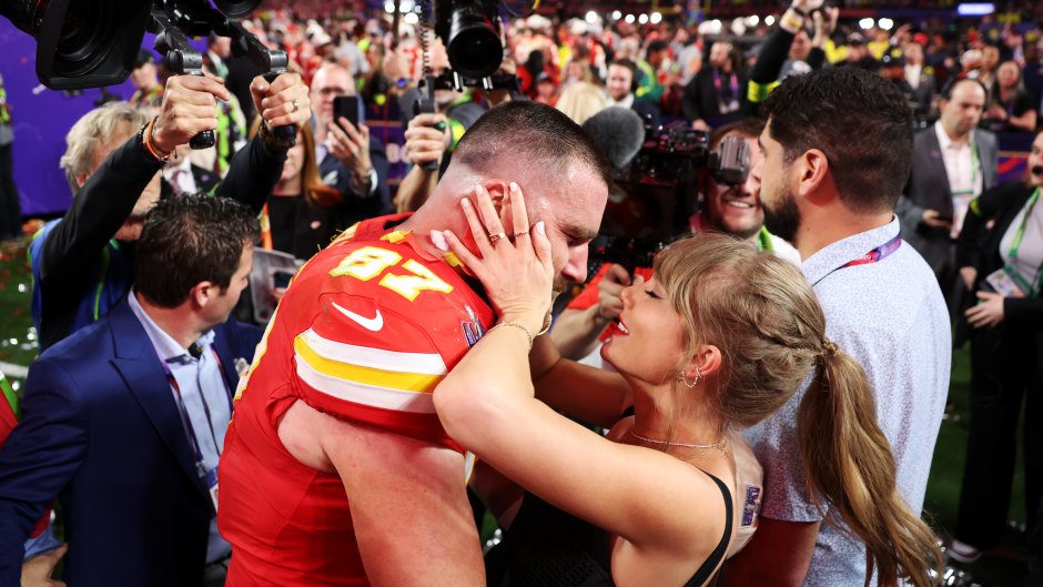 Taylor Swift and Travis Kelce Are in 'Constant Communication'